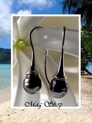 Silver Sea Collection - Boucles D'Oreilles Fitii Hauteur: 3cm / Argent Rhodié 925 (1.76g) Perles Semi-Baroque de Tahiti Tailles 10.20mm/CD Reflets Gris/Verts (photos non contractuelles)