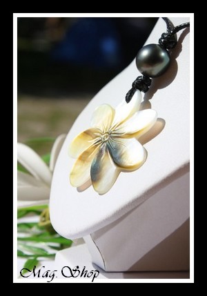 Afaahiti Collier Fleur de Tiaré Nacre & Perle de Tahiti Modèle 4 MAG.SHOP