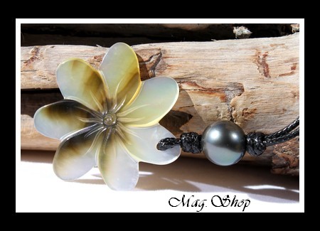 Afaahiti Collier Fleur de Tiaré Nacre & Perle de Tahiti Modèle 4 MAG.SHOP