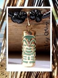 TIKI Collection / Collier TIKI Tahitien Raiteva Amour H:2.3cm / Pendentif OR 750/1000 (0,52g) Adventurine / Coton Noir (Photos Contractuelles)