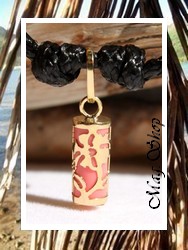 Collier Aoloa Hibiscus / Pendentif OR 750/1000 (0.24g) / Quartz Rose / Coton Noir ( Photos Contractuelles )