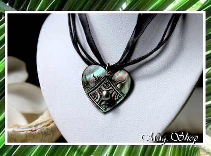 Archipels Collection - Collier Miti Coeur Maori Nacre 2.5cm & Keishi de Tahiti MAG.SHOP