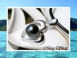 Silver sea Collection / Collier Coeur des Atolls Semi-Mat Argent Rhodié 925 (1.05g) & Perle Semi-Baroque de Tahiti 9.85mm/C+ Reflets Bleus / Cordon Noir (photos non contractuelles)