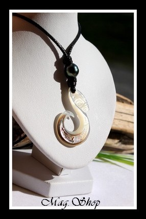 Atua Collier Hameçon Tiki Nacre & Perle de Tahiti Modèle 2 MAG.SHOP