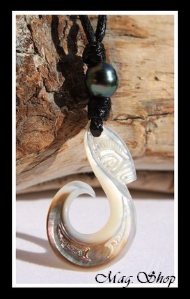 Atua Collier Hameçon Tiki Nacre & Perle de Tahiti Modèle 2 MAG.SHOP