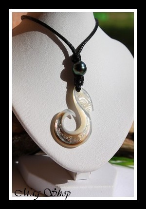 Atua Collier Hameçon Tiki Nacre & Perle de Tahiti Modèle 2 MAG.SHOP