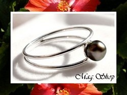 KEISHIS Collection / Bague T58 Ava'e Argent Rhodié 925 (0.94g) Perle Keishi Arrondi de Tahiti 5.35mm/C+ Reflets Gris/Ocres (photos non contractuelles)