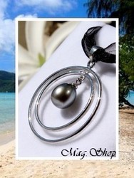 Silver Sea Collection / Collier Avamoa Nui / Pendentif Argent Rhodié 925 (4.39g) / Perle Semi-Baroque de Tahiti 8.55mm/B Gris / Cordons Couleur Noir (photos contractuelles)