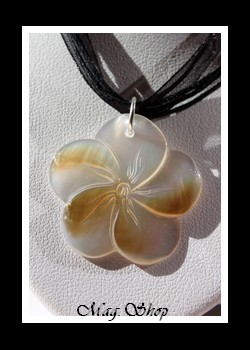 Avea Collier Fleur Hibiscus Nacre de Tahiti Modèle 10 MAG.SHOP