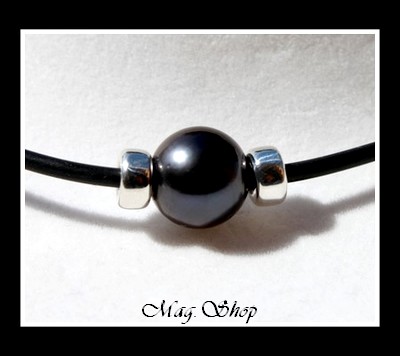 Bora-Bora Collection  Collier Moana Perle Ronde de Tahiti  Intercalaires Argent 925 (0.44g)  Collier Caoutchouc MAG.SHOP