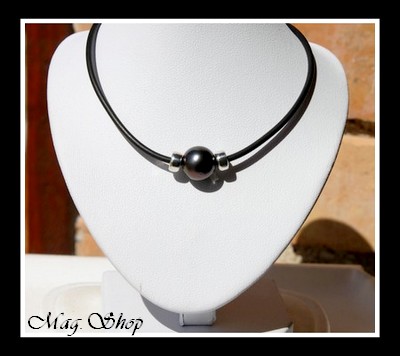 Bora-Bora Collection  Collier Moana Perle Ronde de Tahiti  Intercalaires Argent 925 (0.44g)  Collier Caoutchouc MAG.SHOP