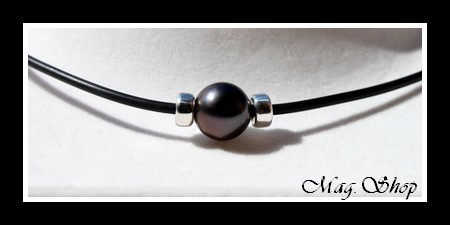 Bora-Bora Collection  Collier Moana Perle Ronde de Tahiti  Intercalaires Argent 925 (0.44g)  Collier Caoutchouc MAG.SHOP