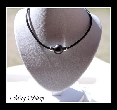 Bora-Bora Collection  Collier Moana Perle Ronde de Tahiti  Intercalaires Argent 925 (0.44g)  Collier Caoutchouc MAG.SHOP