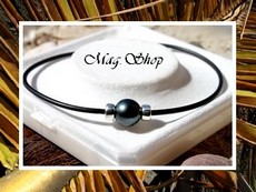 Gambiers Collection / Bracelet Perle Ronde de Tahiti 9.85mm/C Reflets Bleus Foncés / Intercalaires Argent 925 (0.44g) / Bracelet Caoutchouc 20cm (photos contractuelles)