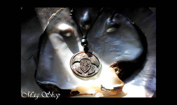 COLLIER MANA TORTUE NACRE ET PERLE CERCLEE DE TAHITI MAG.SHOP (3)