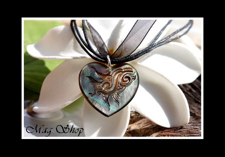 Collier Cordons Coeur Gravé Vagues Nacre de Tahiti MAG.SHOP