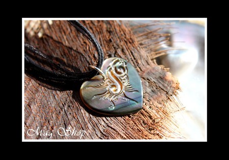 Collier Cordons Coeur Gravé Vagues Nacre de Tahiti MAG.SHOP