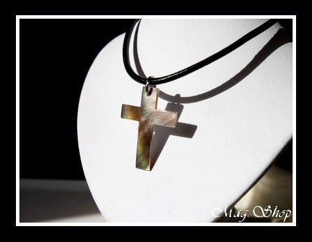 Collier Croix Nacre de Tahiti Reflets Ocres Colorés Taille H3cm MAG.SHOP