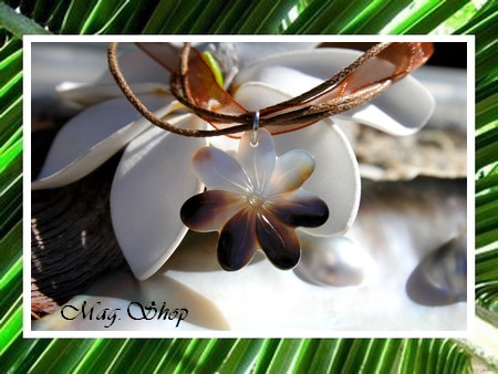 Collier Fleur de Tiaré 2.5cm Nacre de Tahiti MAG.SHOP