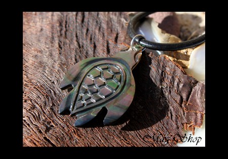 Collier Tortue Nacre de Tahiti MAG.SHOP