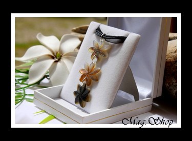 Faa`a 3 Fleurs Collier de Tiaré Nacres de Tahiti Modèle 2 MAG.SHOP