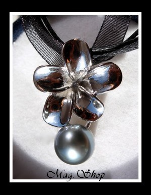 Fleur de Frangipanier Collier Perle de Tahiti MAG.SHOP