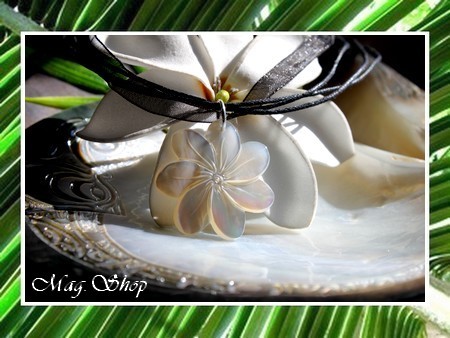 Fleur de Tiaré Collier Miti Nacre de Tahiti 2.5cm Reflets Blancs MAG.SHOP