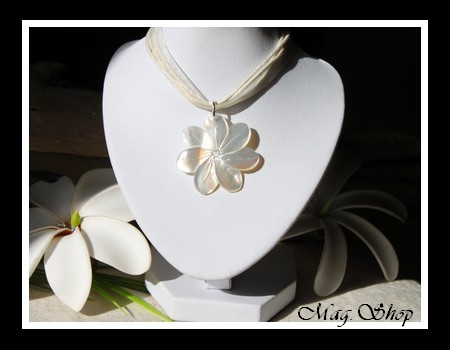 Fleur de Tiaré Collier Miti Nacre de Tahiti 2.5cm Reflets Blancs MAG.SHOP TAHITI