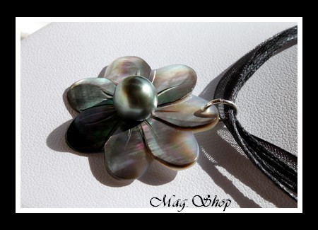Fleur de Tiaré Collier des îles Nacre & Perle de Tahiti MAG.SHOP