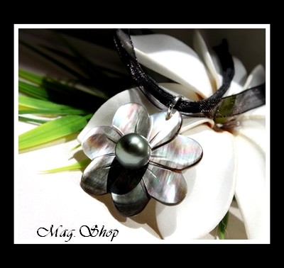 Fleur de Tiaré Collier des îles Nacre & Perle de Tahiti MAG.SHOP