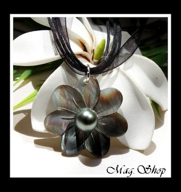 Fleur de Tiaré Collier des îles Nacre & Perle de Tahiti MAG.SHOP