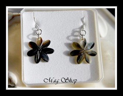 Fleurs Collection  Boucles d`Oreilles Tavana Fleurs de Tiaré 2cm Nacre de Tahiti Reflets FoncésOcres  Argent 925 MAG.SHOP