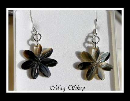 Fleurs Collection  Boucles d`Oreilles Tavana Fleurs de Tiaré 2cm Nacre de Tahiti Reflets FoncésOcres  Argent 925 MAG.SHOP