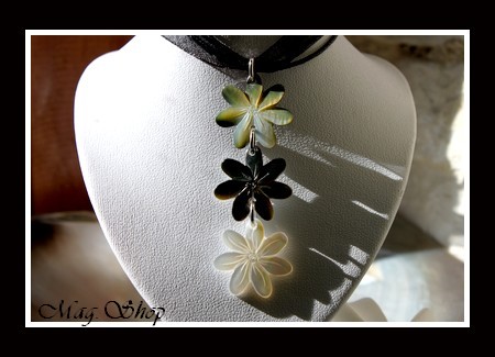 Fleurs Collection  Collier Miti Faa`a Cordons Noirs   3 Fleurs de Tiaré 2cm Nacres de Tahiti MAG.SHOP