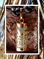 TIKI Collection / Collier TIKI Tahitien Raihere Force H:2cm / Pendentif OR 750/1000 (0,36g) & Adventurine Véritable / Coton Noir