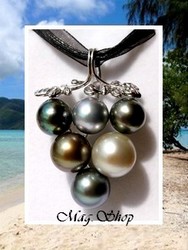 Silver Sea Collection / Collier Grappe de Raisin / Pendentif Argent 925 (5g) / 6 Perles de Tahiti - Cordons Couleur Noir (photos non contractuelles)