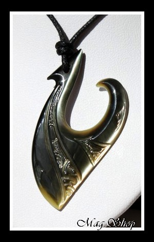 Hameçon Hereata Marquisien Collier Nacre de Tahiti Reflets Ocres Foncés MAG.SHOP