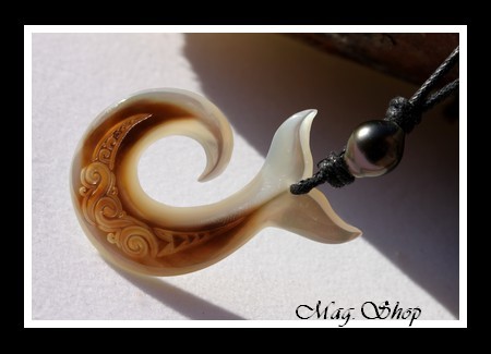 Hameçon Queue de Baleine Vagues Collier Nacre & Perle de Tahiti Modèle 2 MAG.SHOP