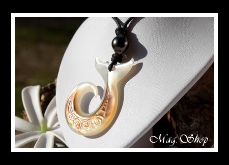 Hameçon Queue de Baleine Vagues Collier Nacre & Perle de Tahiti Modèle 2 MAG.SHOP