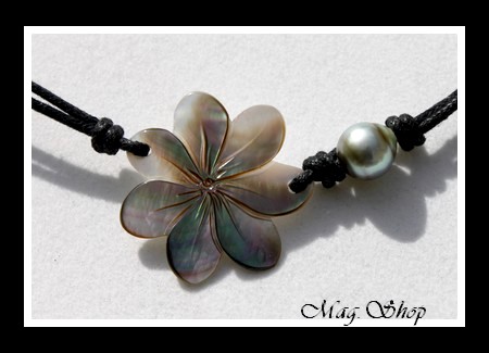 Hatuona Fleur de Tiaré Collier Nacre Marrons-Colorés & Perle de Tahiti Reflets Clairs MAG.SHOP