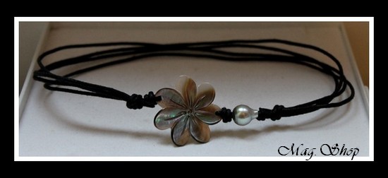 Hatuona Fleur de Tiaré Collier Nacre Reflets Gris Colorés & Perle de Tahiti Reflets Gris-Bleus MAG.SHOP
