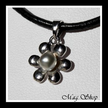 Heia Collier Fleur de Tiaré Argent Rhodié 925 Perle Keishi de Tahiti Reflets Clairs MAG.SHOP