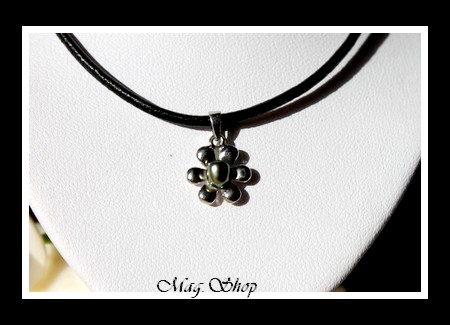 Heia Collier Fleur de Tiaré Argent Rhodié 925 Perle Keishi de Tahiti Reflets Verts MAG.SHOP