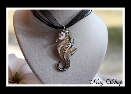 Hippocampe Marquisien Collier Nacre de Tahiti Modèle 7 MAG.SHOP