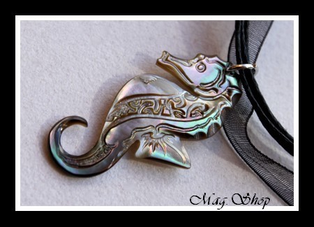 Hippocampe Marquisien Collier Nacre de Tahiti Modèle 7 MAG.SHOP