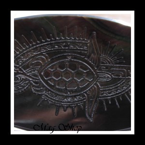 Hoanui Barrette à Cheveux Gravée Tortue Nacre de Tahiti Modèle 4 MAG.SHOP