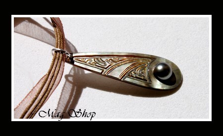 Iles Collection Collier Tahaa` Marquisien Nacre & Demie-Perle de Tahiti MAG.SHOP