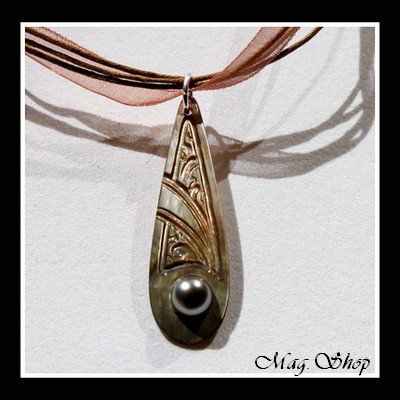 Iles Collection Collier Tahaa` Marquisien Nacre & Demie-Perle de Tahiti MAG.SHOP