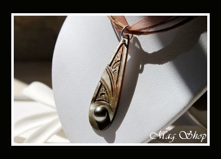 Iles Collection Collier Tahaa` Marquisien Nacre & Demie-Perle de Tahiti MAG.SHOP