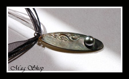 Iles Collection Collier Taravao Vagues H4.5cm & Demie-Perle de Tahiti MAG.SHOP